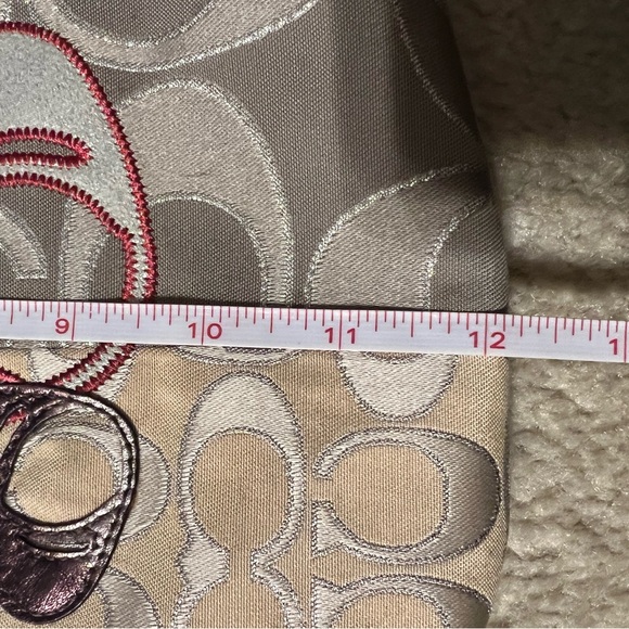 Coach Cross body /shoulder bag. - Picture 15 of 17